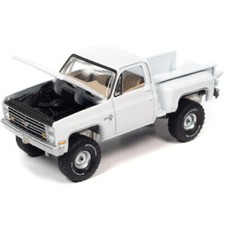 1986 Chevrolet Silverado K10 Stepside White **RR** Auto World Premium 1:64