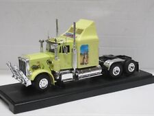 Peterbilt 359 Road Train Zugmaschine in blaßgelb Box Revell 08893 1:24