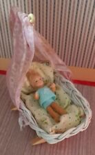 alte Puppenstuben  Himmel Puppenwiege mit Erna Meyer Püppchen