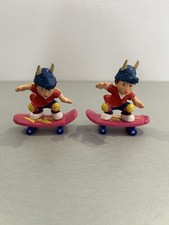 2 Jungs auf Skateboard