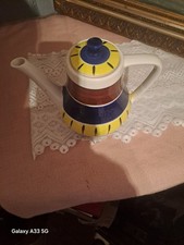 Keramik-Kanne und ein