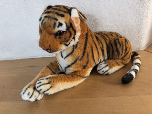 Tiger liegend stofftier - liegend,