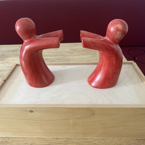 Buchstütze stein figur rot - buchstütze,