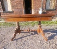 Gründerzeit Tisch , Nussbaum