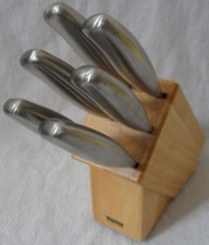 6 Steakmesser aus Edelstahl mit Messerblock von Thomas Rosenthal Group