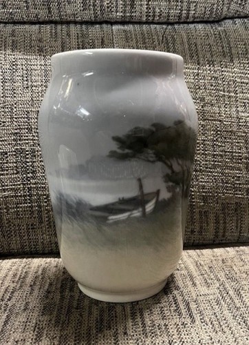 Royal copenhagen vase - royal,