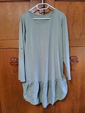 Tolles Kleid in olivgrün mit Lochstickerei Gr. 38-40 / M,  Guter Zustand 