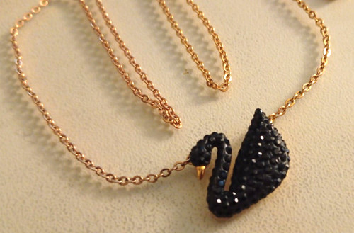Swarovski iconic black swan - iconic,