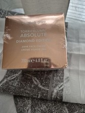 Elizabeth Grant Absolut
