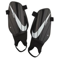 Nike Charge Guard Schienbeinschoner Fußball Schienbeinschützer Equipment