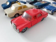 Siku - Mercedes-Benz 250 - /8 - W115 - rot - bespielt
