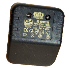 24 Volt~ Steckernetzteil 20VA AC/DC Adaptor Trafo Transformator GS geprüft ??
