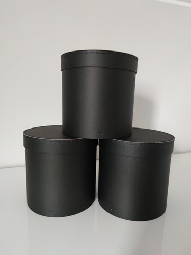 Große runde schwarze - , box