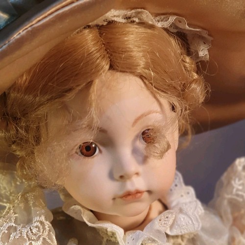 Porzellanpuppe emily - "emily", (598)