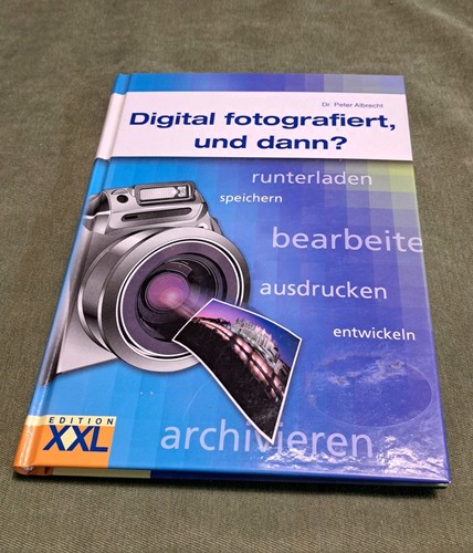 Buch digital fotografiert - buch:,