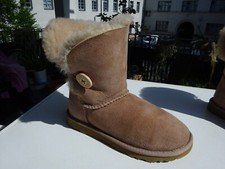 UGG AUSTRALIA 5803 BAILEY BUTTON II Dam Stiefel Leder LAMMFELL Gr.37(UK4,5) Neuw