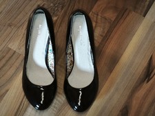 Schwarze Lackleder-pumps mit Blumenmuster Im Innenfutter/Marke Super Made/Gr.39