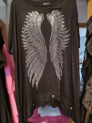 Neues schwarzes shirt mit - neues,