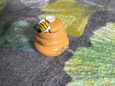 Honigtopf mit Honiglöffel