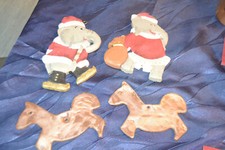 Weihnachtsdekoration, Aufhänger, Weihnachtsmann Holz,Pferd TON ,4 teile
