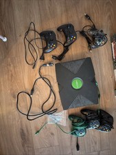 X Box classic Mit 20 Spielen Und 5 Controller + Einer Wo Das Kleine Kabel Fehlt