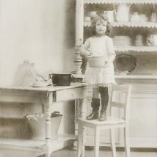 3 Servietten ~ Mädchen in der Küche Naschkatze  Nostalgie Sagen Vintage Design