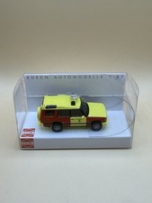 Top: Busch 51928 Land Rover