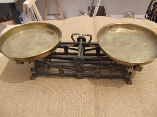 Antike waage messing mit - antike,