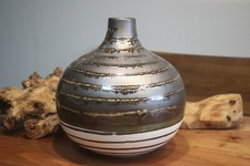 Große Vase mit Streifen