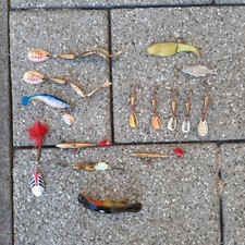 Konvolut alte Blinker Spinner Wobbler  ABU u.a.