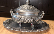 Riesige Tablett mit Topf.