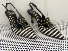 Schnürschuhe mit Absatz und