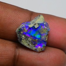 Erstaunlicher Schwarzopal 8,25