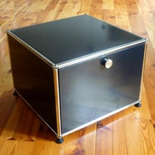 * USM Haller Nachtkonsole