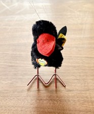 Sehr alter Steiff Rabe HUCKY mit Schild und Fahne 7317.00 Drahtfüße 17 cm