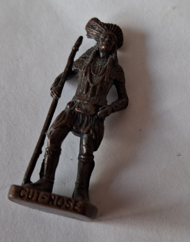 Cut nose metallfigur in - nose,