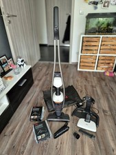 AEG Akkustaubsauger mit Ladegerät (DEFEKT) + 2 Mikrodüsensets Gratis