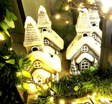 4 X WEISSE KIRCHEN   24 CM  X 18 CM   WEIHNACHTS DEKO