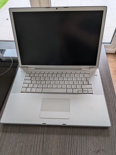 Apple macbook pro - apple, 15,4"