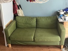 Grünes IKEA  2 Sitzer Sofa mit Sitztpolzter und Rückenlehne Stoffbezug