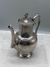 Große Kaffeekanne aus Metall