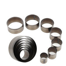 Praktisches Rundschablonen Stanzset für verschiedene Materialien und Basteln