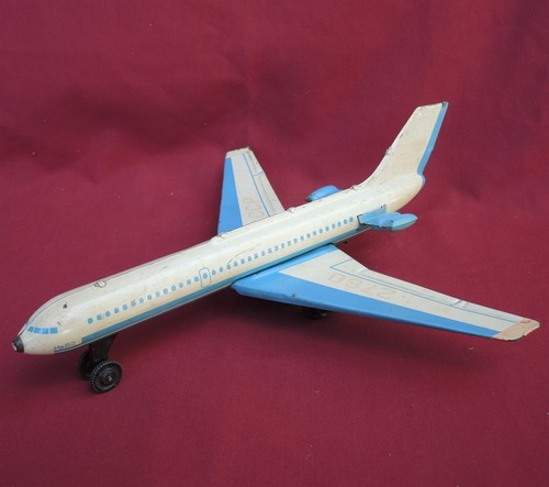 Metall flugzeug ussr - il-62,