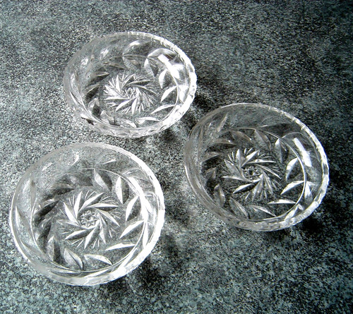 Drei schalen für dessert - drei,