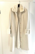 süßer Mantel in weiß mit