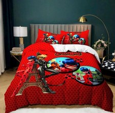 Roter Marienkäfer Superheldin