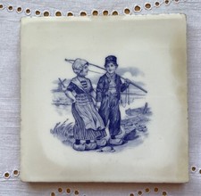 Sehr alte Fliese Wandbild Topfuntersetzer Holländerpärchen 15,3x15,3 cm