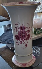 Kaiserporzellan Vase Petersburg Blumenmuster, weiß/rote Blumen