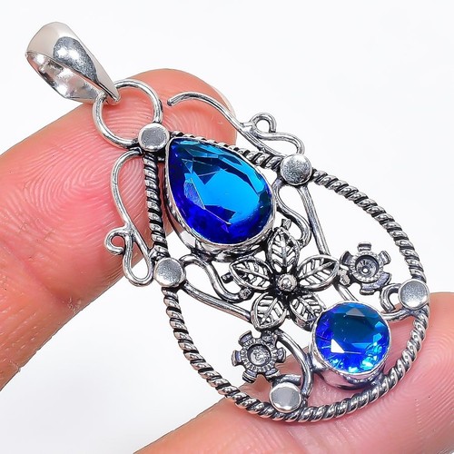 Handgefertigter blauer