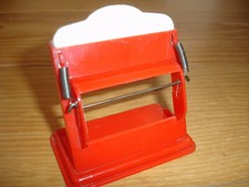 Geobra Papierabroller Kaufmannsladen Mitte 20. Jh. rot weiß Kunststoff US Zone